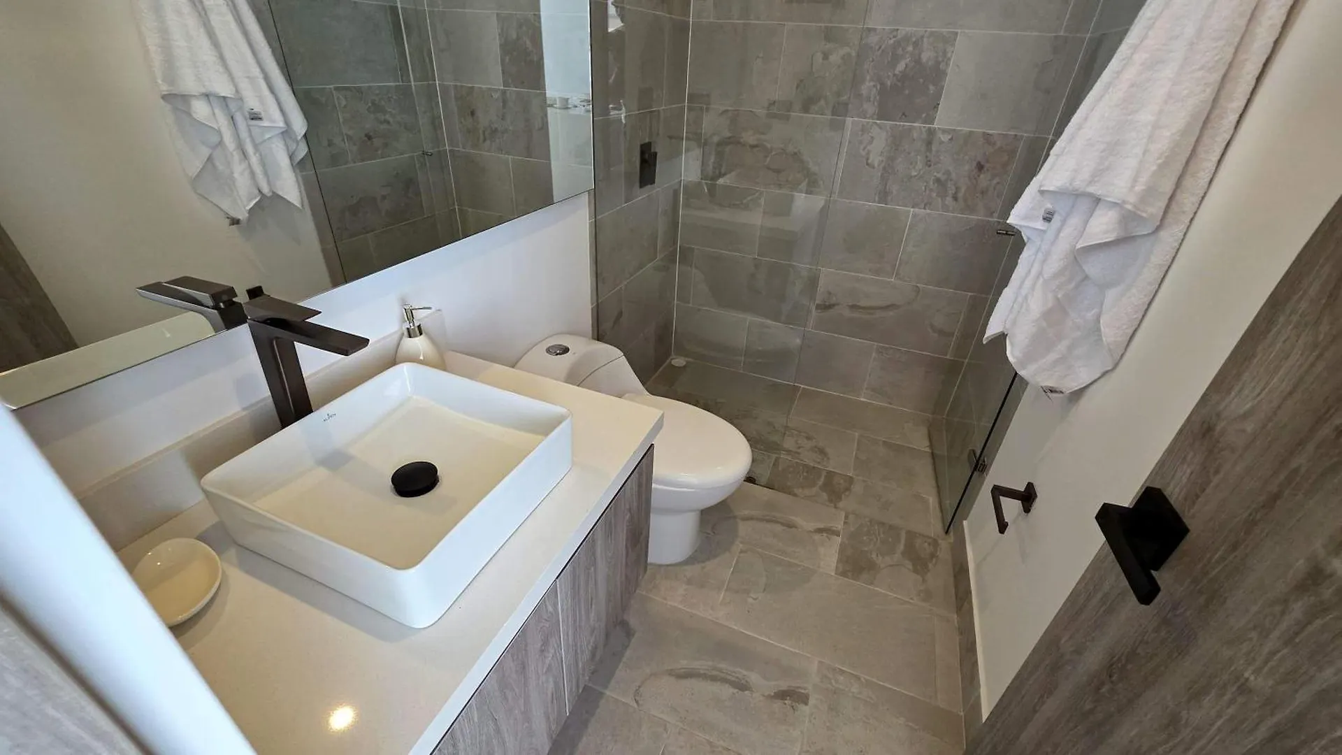 New & Luxury Apartment 1 Bedroom In San Andres